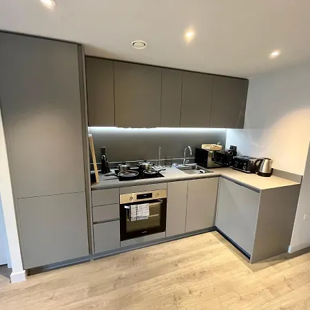 Leeds Riverside - Luxury By Mgroupsa * Leeds (West Yorkshire)